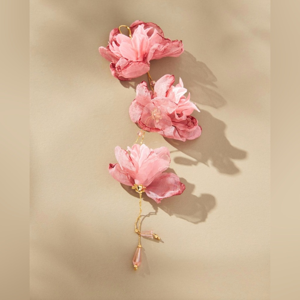 NWT Triple Flower Earrings - Picture 2 of 3